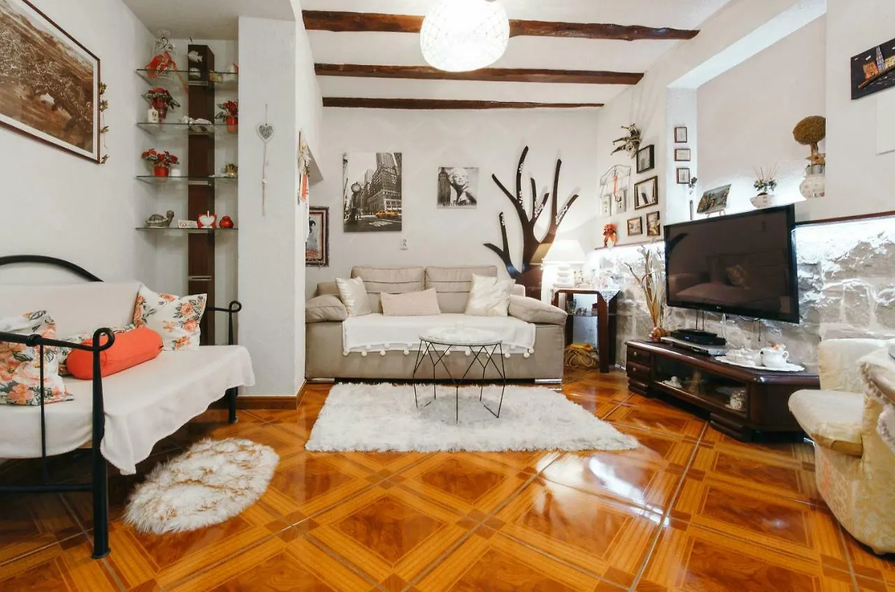 Bingo Apartment Split