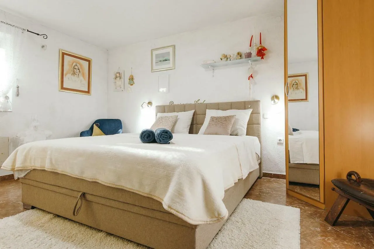 Bingo Apartment Split