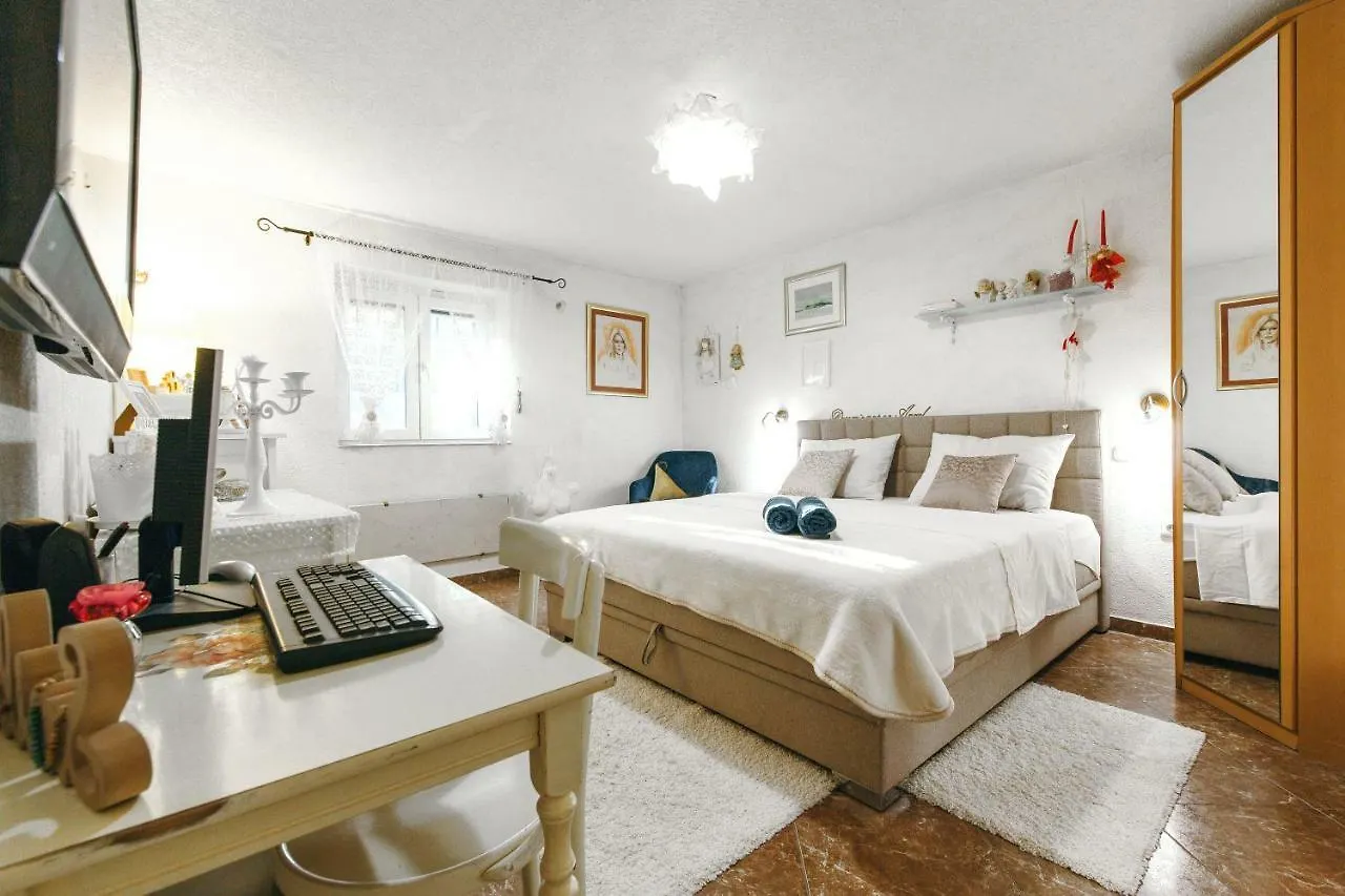 Bingo Apartment Σπλιτ
